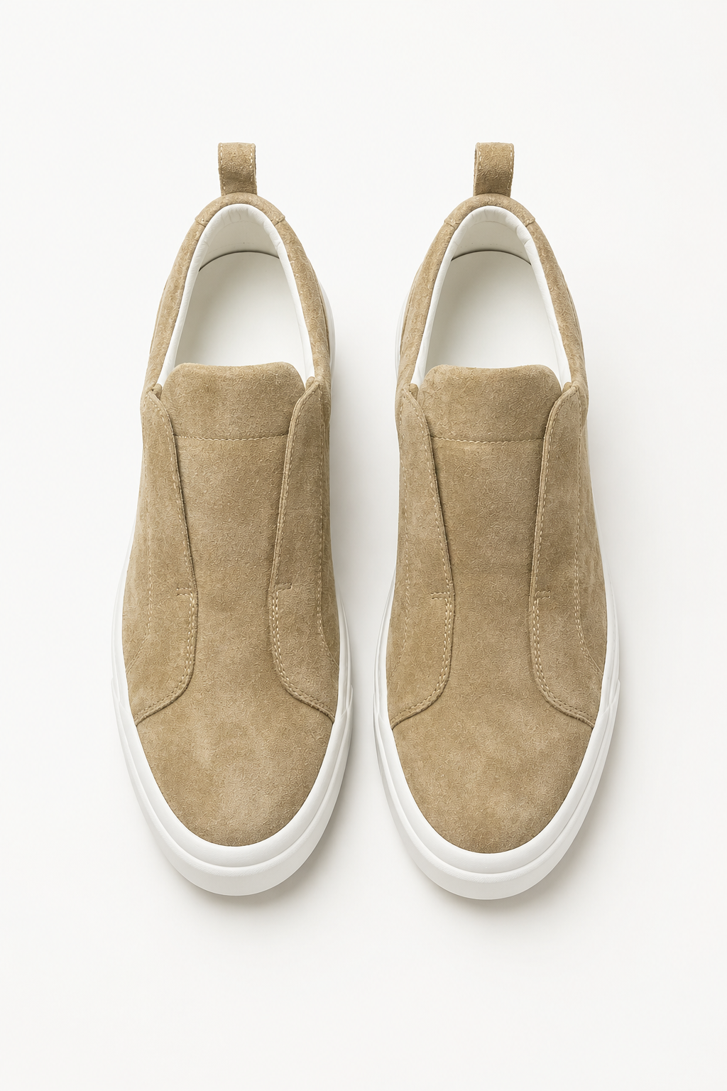 Herren-Slipper aus beigem Rindswildleder mit weißer Gummisohle